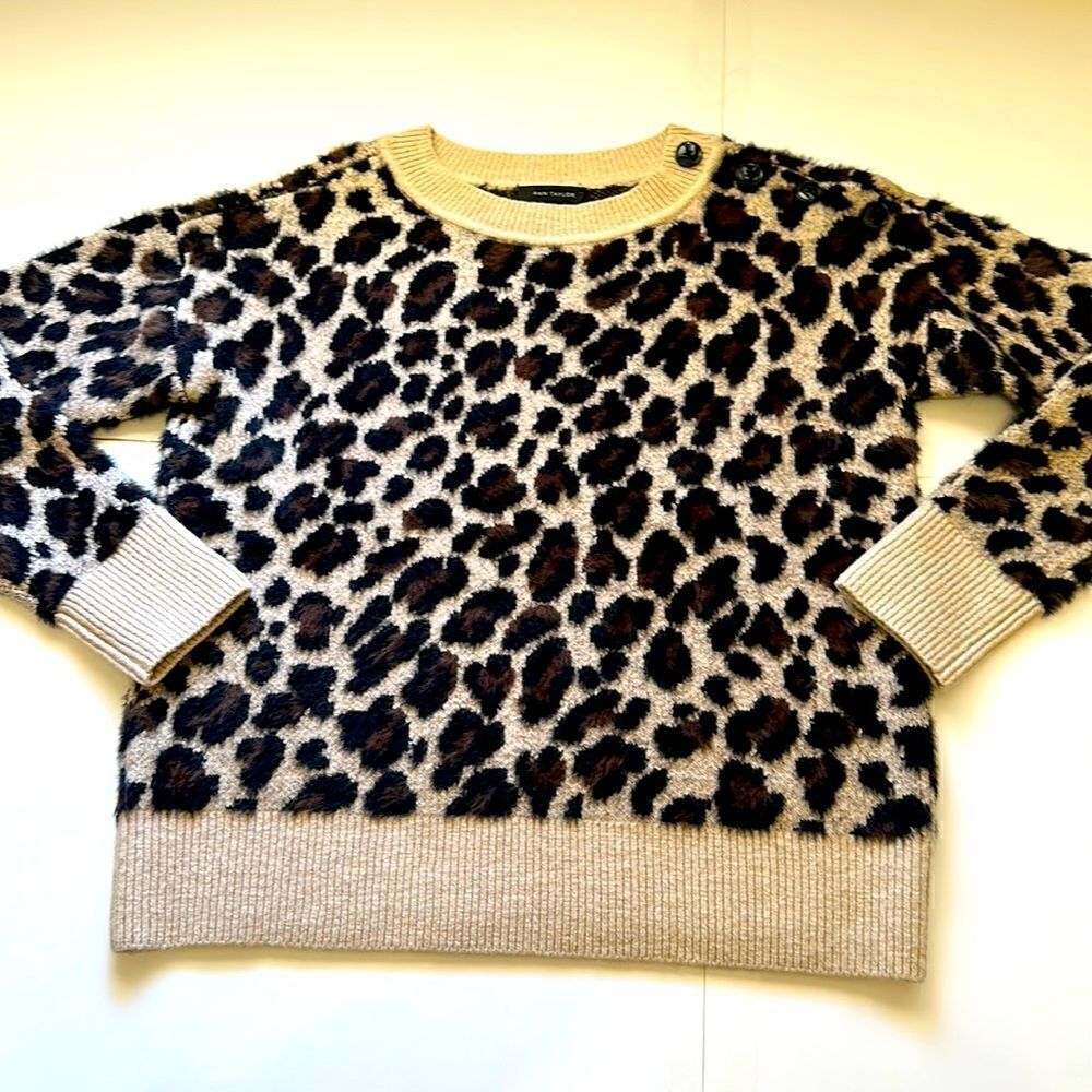 Ann Taylor women’s crew neck pullover sweater size M